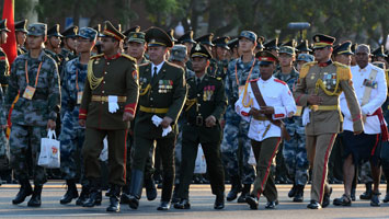 外軍方隊、代表隊準備集結