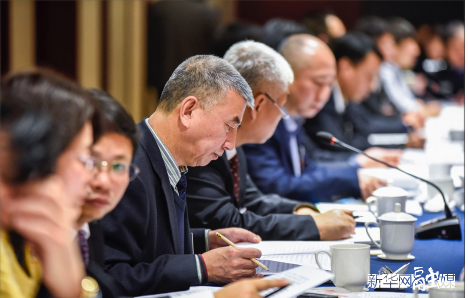 山西兩會(huì)表情之&ldquo;專(zhuān)注&rdquo;