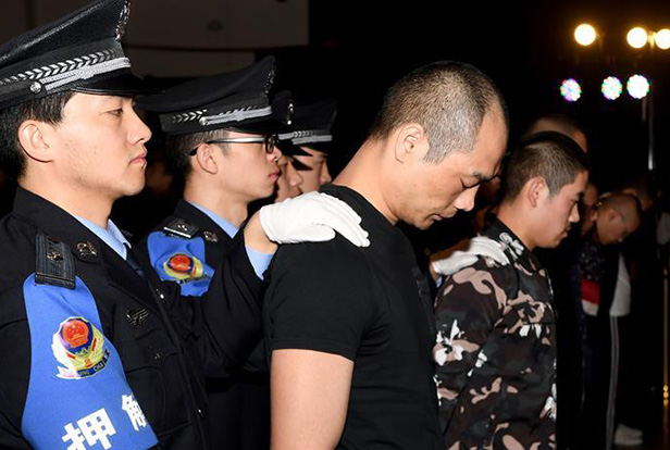 陜西省西安市新城區(qū)人民法院依法對(duì)韓某某等8人非法高利放貸、暴力討債涉黑一案公開宣判