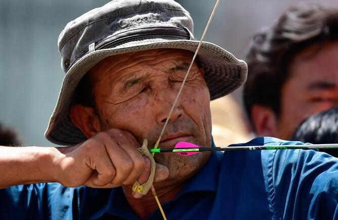 青海尖扎：&ldquo;五彩神箭&rdquo;射箭賽開(kāi)賽