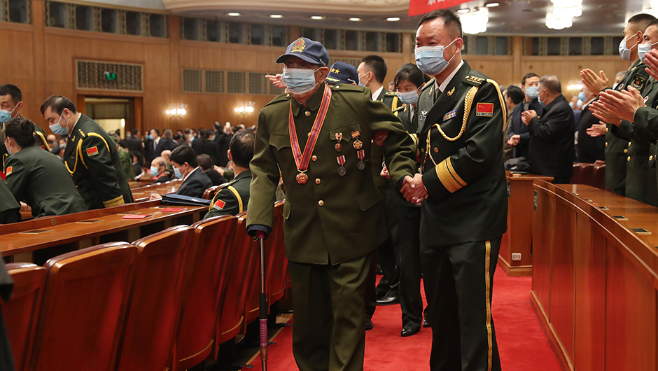 志愿軍老戰(zhàn)士、老同志入場