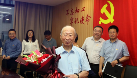 新黨員陳振新：&ldquo;雖已耄耋，紅心向黨！&rdquo;