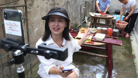 &ldquo;村播&rdquo;助銷農產品