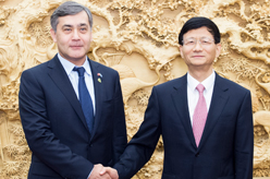 孟建柱會(huì)見(jiàn)哈薩克斯坦總統(tǒng)助理兼安全會(huì)議秘書葉爾梅克巴耶夫