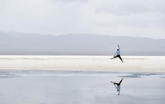 中國(guó)&ldquo;天空之鏡&rdquo;茶卡鹽湖開園迎客