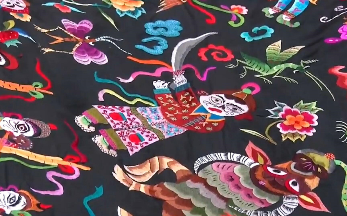 苗繡繡品慢慢得到市場認可，回鄉(xiāng)的繡娘逐漸多了起來