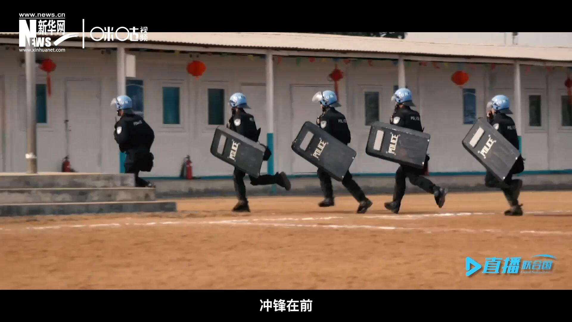 有這樣一支隊伍，他們不畏艱險，沖鋒在前，頭戴藍(lán)盔，為和平而戰(zhàn)，他們的名字叫做聯(lián)合國維和部隊。