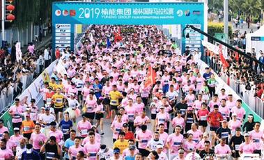 從沙漠跑向綠洲！&ldquo;塞上明珠&rdquo;用馬拉松促城市轉型