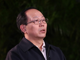 如何發(fā)展壯大體育產(chǎn)業(yè)？