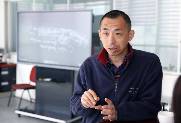 在黑洞的最中心，是平行宇宙的另外一個(gè)入口