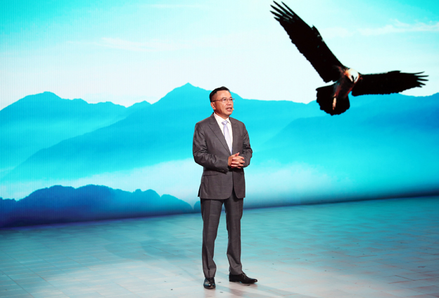 一定要在技術(shù)創(chuàng)新能力上力求突破，我們才會在全球的產(chǎn)業(yè)鏈中占據(jù)更高的地位