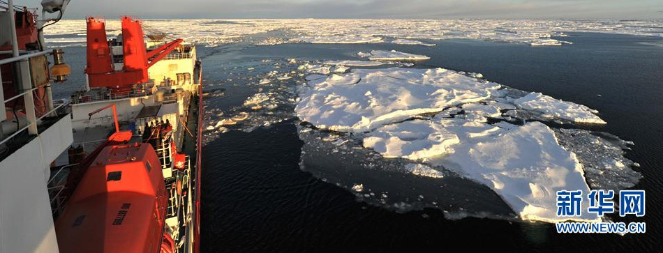 &ldquo;雪龍&rdquo;號(hào)航行在普里茲灣(高清)