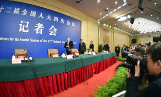 尚福林、劉士余、項俊波等步入會場