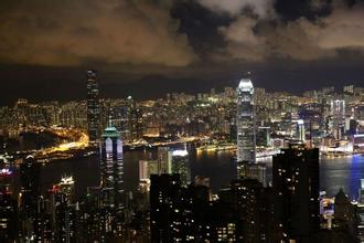 中央對香港行政長官是有標準的，是一貫的