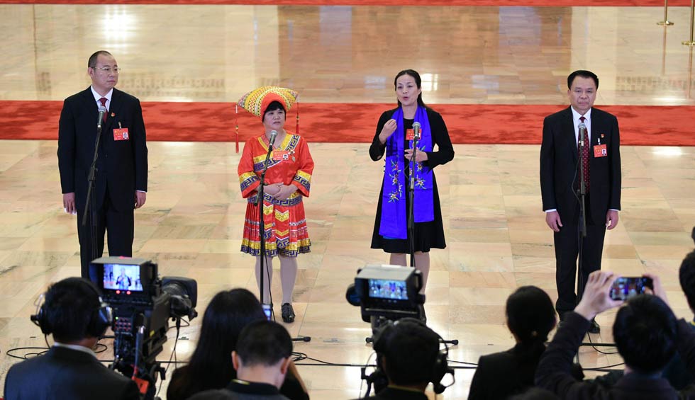 蔡松濤、杜麗群、楊小玲、賈立群接受采訪