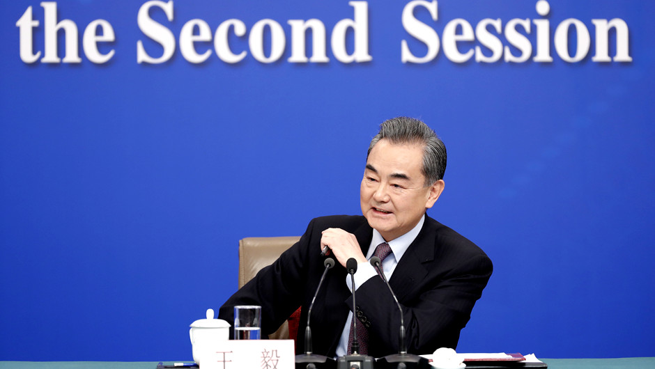 王毅回答記者提問(wèn)