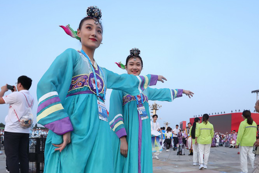 今晚，我們歡聚在天安門廣場