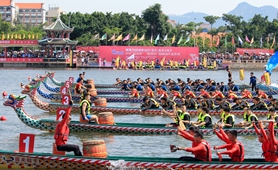 2018海峽兩岸龍舟賽開幕，53支隊伍競渡   組圖