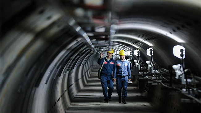 新春走基層丨&ldquo;機(jī)器人&rdquo;保供電？這個(gè)春節(jié)很有科技范兒！