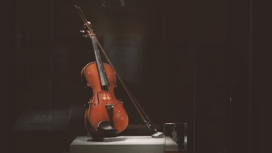 紅色百寶 奮斗百年丨第16集：一把琴，一個(gè)人，一首歌