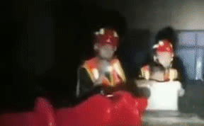 整理箱變小船 小朋友，消防員叔叔來了！