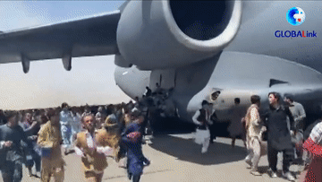 全球連線丨慘??！喀布爾機(jī)場現(xiàn)場