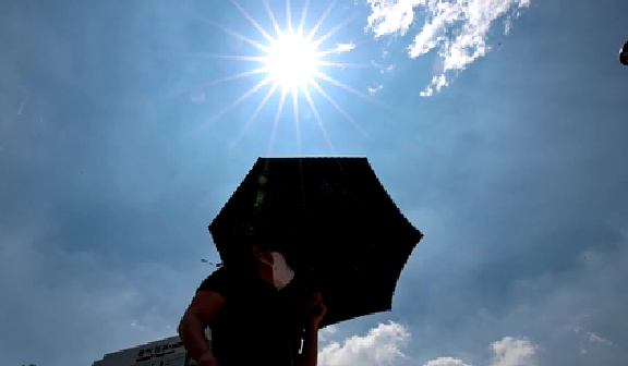 60℃！ 韓國多地迎高溫 柏油路幾近融化