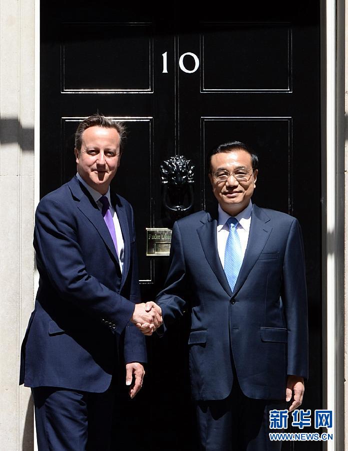 6月17日，國務(wù)院總理李克強在倫敦唐寧街10號首相府同英國首相卡梅倫舉行中英總理年度會晤。新華社記者 李濤 攝