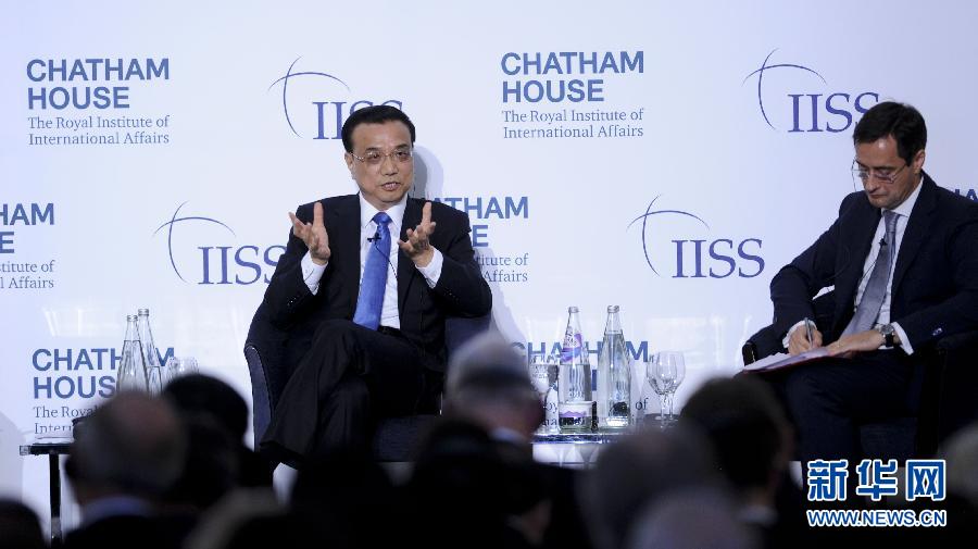 6月18日，國務(wù)院總理李克強(qiáng)在倫敦金融城市長官邸面向英國皇家國際問題研究所和國際戰(zhàn)略研究所兩大智庫發(fā)表題為《共建包容發(fā)展的美好世界》的演講。新華社記者 張鐸 攝 