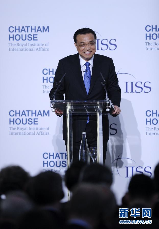 6月18日，國務(wù)院總理李克強(qiáng)在倫敦金融城市長官邸面向英國皇家國際問題研究所和國際戰(zhàn)略研究所兩大智庫發(fā)表題為《共建包容發(fā)展的美好世界》的演講。新華社記者 張鐸 攝 