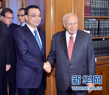 6月20日，國務(wù)院總理李克強(qiáng)在雅典總統(tǒng)府會(huì)見希臘總統(tǒng)帕普利亞斯。 新華社記者 李濤 攝