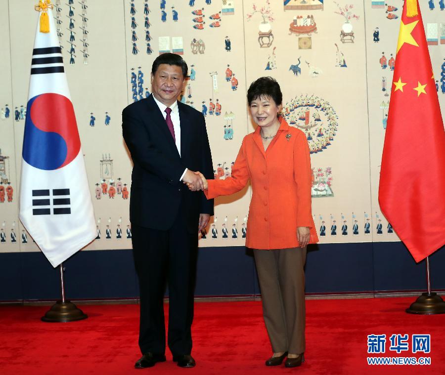 7月3日，國家主席習近平在首爾同韓國總統(tǒng)樸槿惠舉行會談。新華社記者 蘭紅光 攝