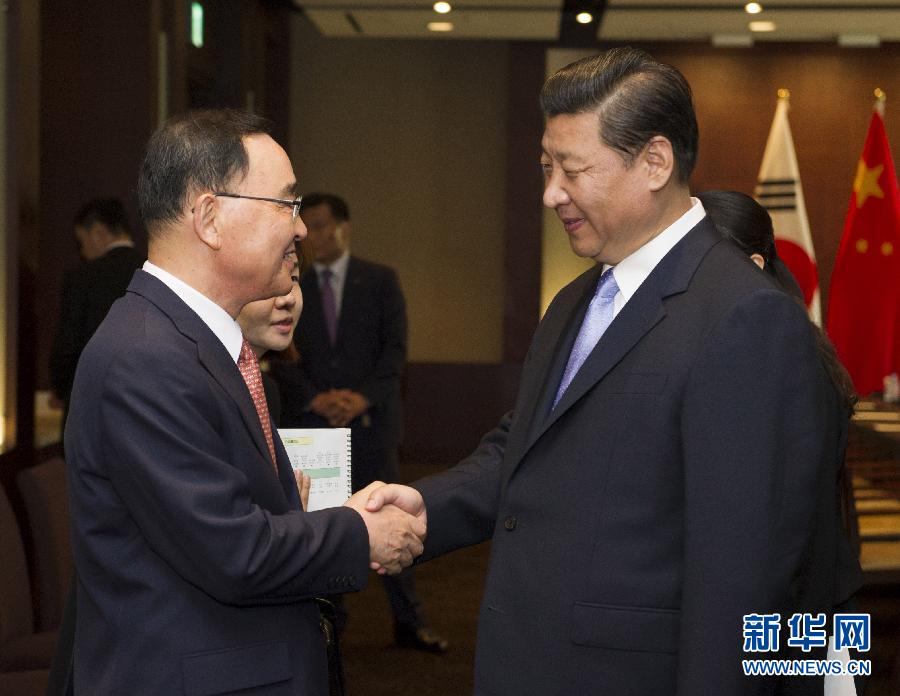 7月4日，國家主席習(xí)近平在首爾會見韓國總理鄭烘原。 新華社記者謝環(huán)馳攝  