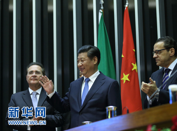 7月16日，國(guó)家主席習(xí)近平在巴西國(guó)會(huì)發(fā)表《弘揚(yáng)傳統(tǒng)友好共譜合作新篇》的演講。 新華社記者 蘭紅光 攝 