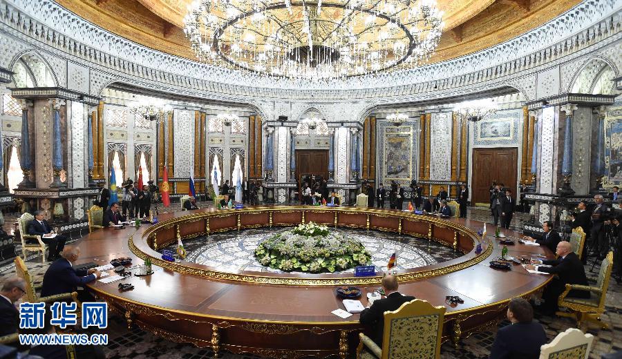 9月12日，上海合作組織成員國(guó)元首理事會(huì)第十四次會(huì)議在塔吉克斯坦首都杜尚別舉行。國(guó)家主席習(xí)近平出席會(huì)議并發(fā)表重要講話。新華社記者馬占成攝 