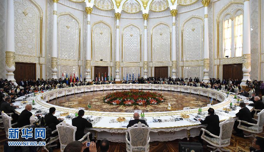 9月12日，上海合作組織成員國(guó)元首理事會(huì)第十四次會(huì)議在塔吉克斯坦首都杜尚別舉行。國(guó)家主席習(xí)近平出席會(huì)議并發(fā)表重要講話。新華社記者馬占成攝 
