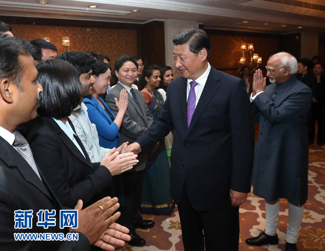 9月18日，國家主席習近平在印度世界事務委員會發(fā)表題為《攜手追尋民族復興之夢》的重要演講。演講結束后，習近平接見中印兩國青年代表。新華社記者 龐興雷 攝