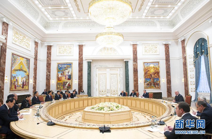 9月26日，應邀訪問白俄羅斯的國務院副總理張高麗在明斯克會見白俄羅斯總統(tǒng)盧卡申科。新華社記者王曄攝 