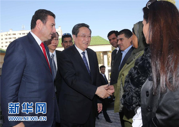 11月9日，正在約旦進(jìn)行正式友好訪問的全國政協(xié)主席俞正聲在安曼會見約旦眾議院代議長薩法迪。 新華社記者 劉衛(wèi)兵 攝 