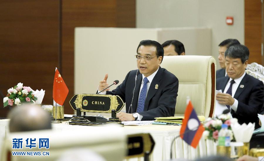 11月13日，中國國務(wù)院總理李克強在緬甸內(nèi)比都出席第17次中國－東盟（10+1）領(lǐng)導人會議。這是李克強在會上講話。 新華社記者 鞠鵬 攝