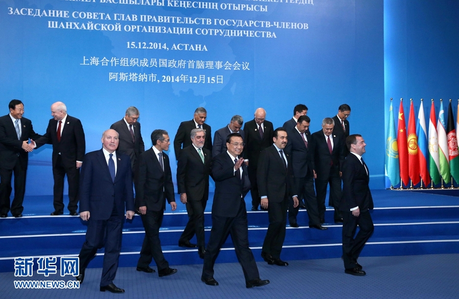 12月15日，中國(guó)國(guó)務(wù)院總理李克強(qiáng)在阿斯塔納出席上海合作組織成員國(guó)政府首腦理事會(huì)第十三次會(huì)議。 新華社記者 龐興雷 攝