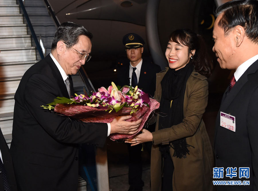 12月25日至27日，中共中央政治局常委、全國政協(xié)主席俞正聲對越南進行正式訪問。這是12月25日，俞正聲抵達河內(nèi)，開始對越南進行正式訪問。 新華社記者馬占成攝