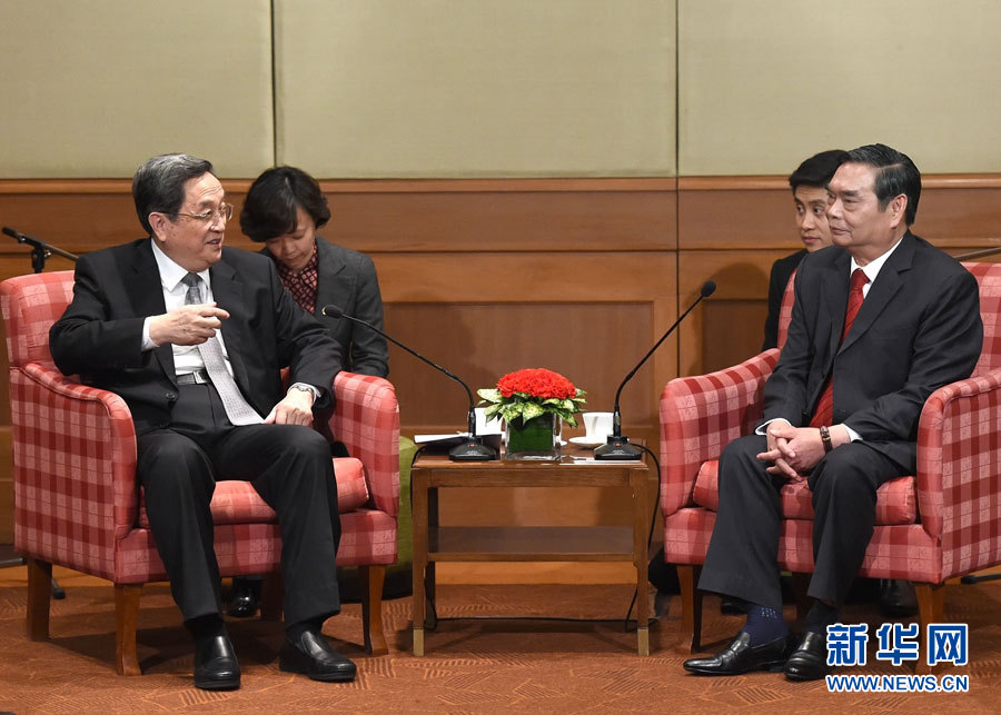 12月25日至27日，中共中央政治局常委、全國政協(xié)主席俞正聲對越南進行正式訪問。這是12月25日，俞正聲在河內(nèi)會見越共中央書記處常務(wù)書記黎鴻英。 新華社記者劉建生攝