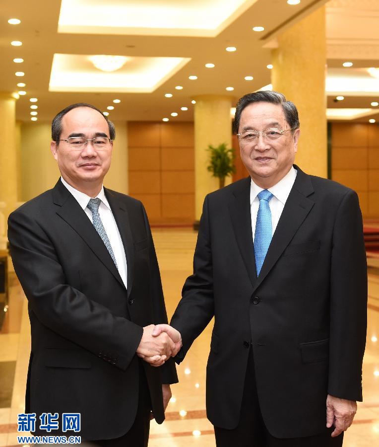 12月25日至27日，中共中央政治局常委、全國政協(xié)主席俞正聲對越南進行正式訪問。這是12月26日，俞正聲在河內(nèi)與越南祖國陣線主席阮善仁舉行會談。 新華社記者劉建生攝