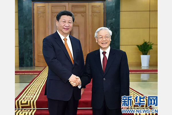 11月5日，中共中央總書(shū)記、國(guó)家主席習(xí)近平在河內(nèi)同越共中央總書(shū)記阮富仲舉行會(huì)談。 新華社記者李濤攝