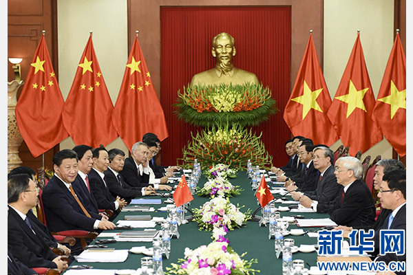 11月5日，中共中央總書(shū)記、國(guó)家主席習(xí)近平在河內(nèi)同越共中央總書(shū)記阮富仲舉行會(huì)談。 新華社記者李學(xué)仁攝