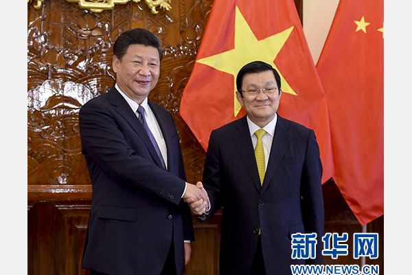 11月6日，中共中央總書記、國(guó)家主席習(xí)近平在河內(nèi)同越南國(guó)家主席張晉創(chuàng)舉行會(huì)談。 新華社記者李學(xué)仁攝