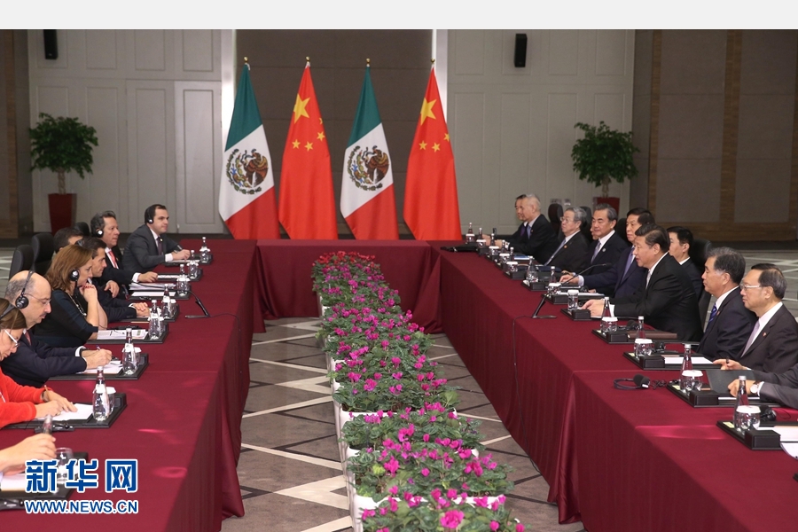 11月16日，國(guó)家主席習(xí)近平在土耳其安塔利亞會(huì)見(jiàn)墨西哥總統(tǒng)培尼亞。 新華社記者 馬占成 攝