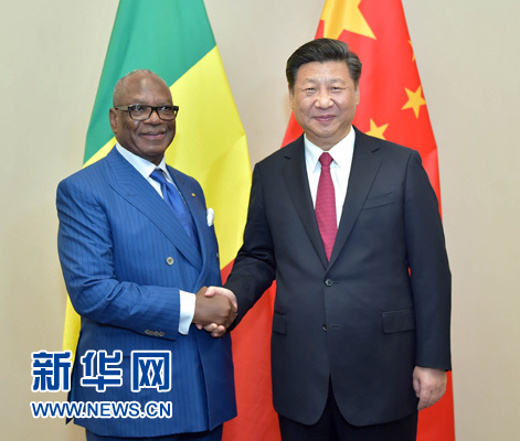 12月3日，國(guó)家主席習(xí)近平在約翰內(nèi)斯堡會(huì)見(jiàn)馬里總統(tǒng)凱塔。新華社記者 李濤 攝 