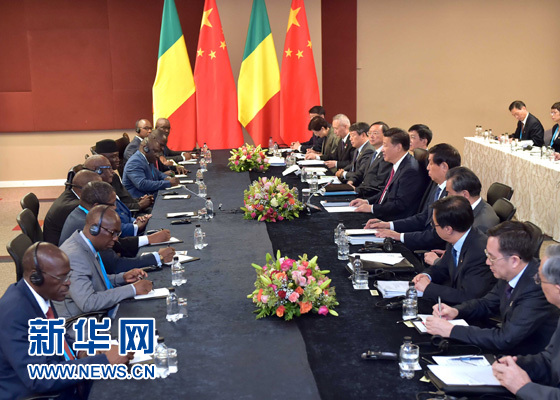 12月3日，國(guó)家主席習(xí)近平在約翰內(nèi)斯堡會(huì)見(jiàn)馬里總統(tǒng)凱塔。新華社記者 李濤 攝